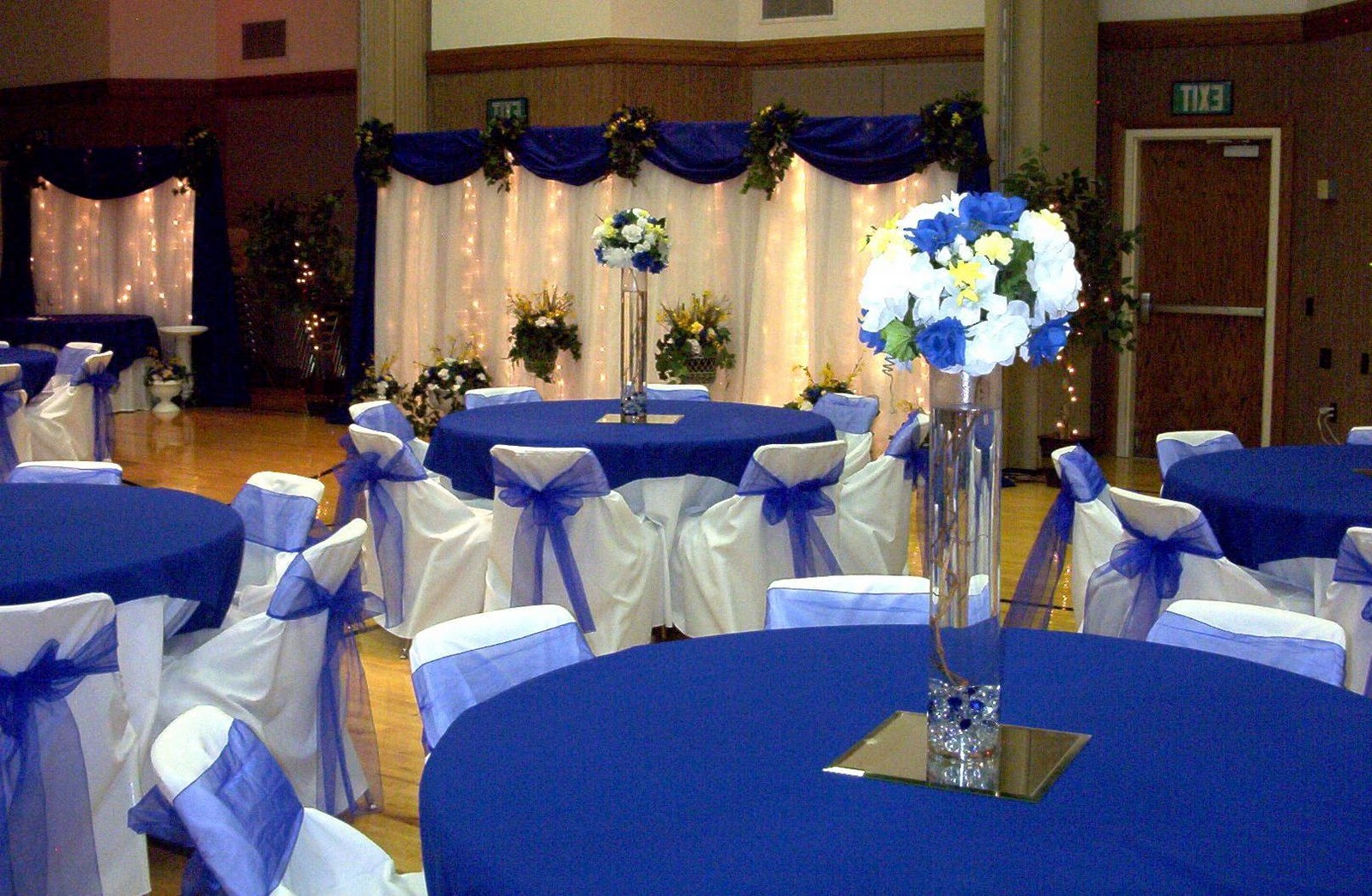 royal blue wedding decorations