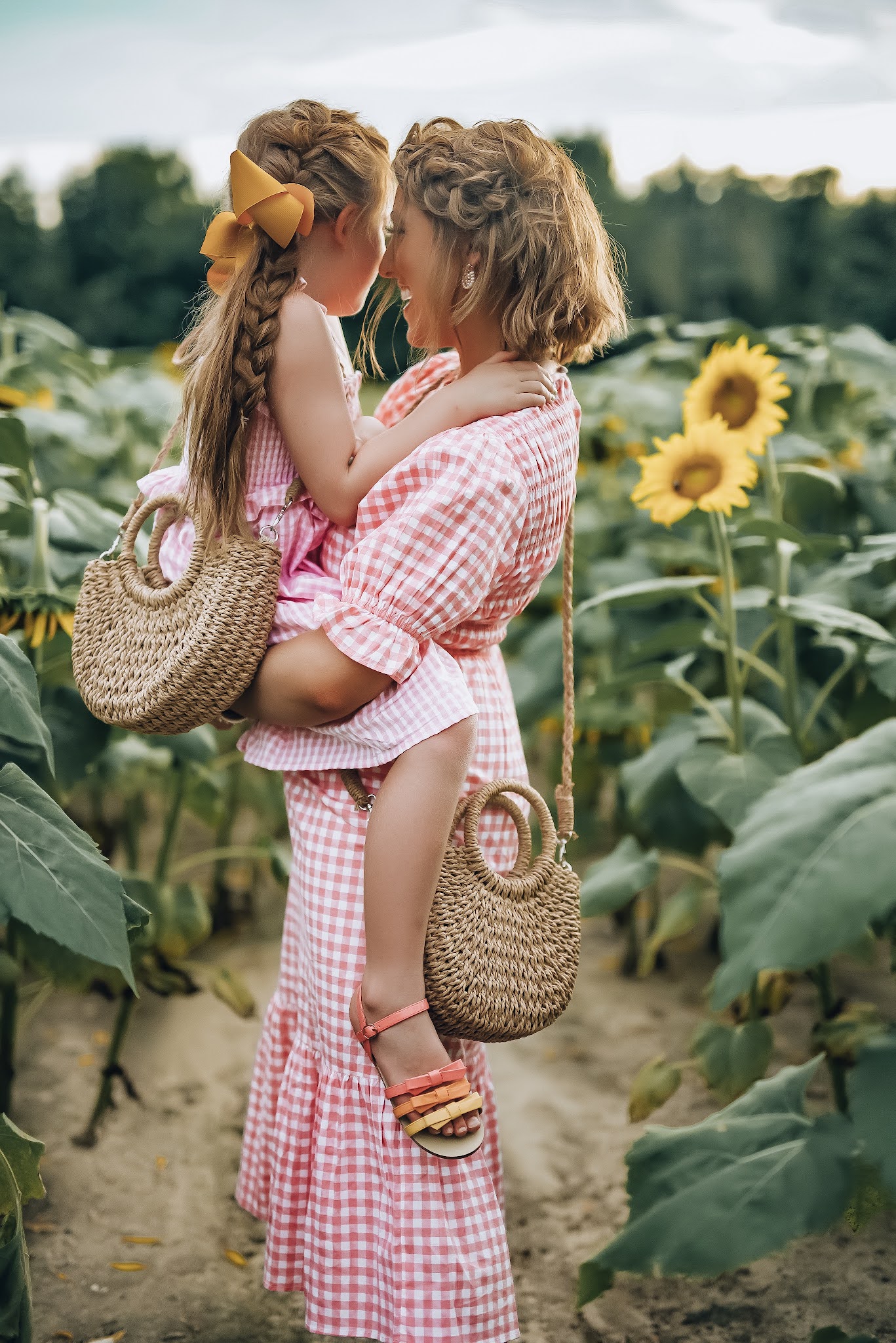 Six Life Lessons From A Sunflower - Something Delightful Blog #sunflowers #sunflowerphotography #lifelessons #encouragement