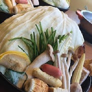 肉多多火鍋