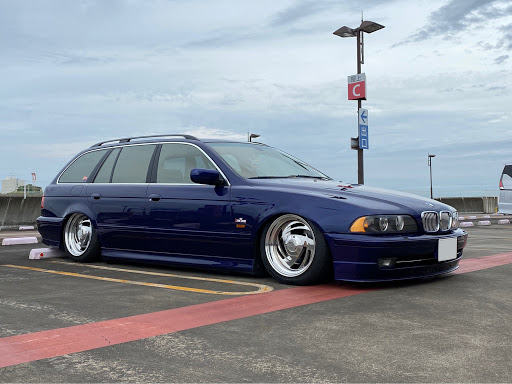 5シリーズ ツーリング のローダウン,DIY,車高調整に関するカスタム ...