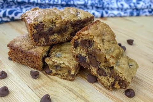 Honey Peanut Butter Banana Chocolate Chip Bars