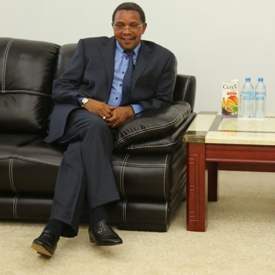 Kikwete: Nchi za Afrika Haziwezi Kukwepa Misaada ya Wazungu