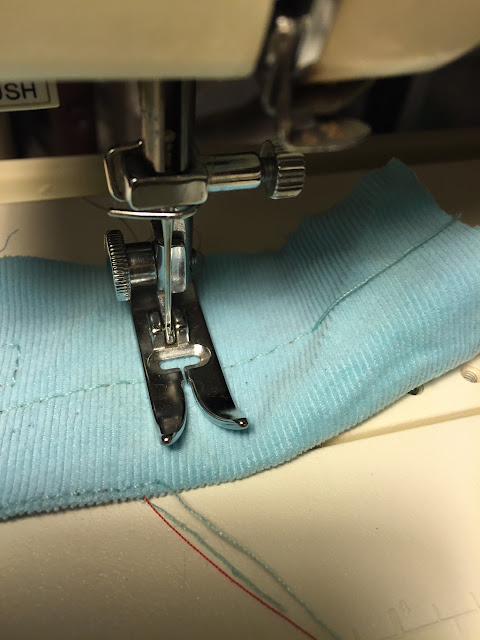 What is a Walking Foot Sewing Machine? - How it works and why you