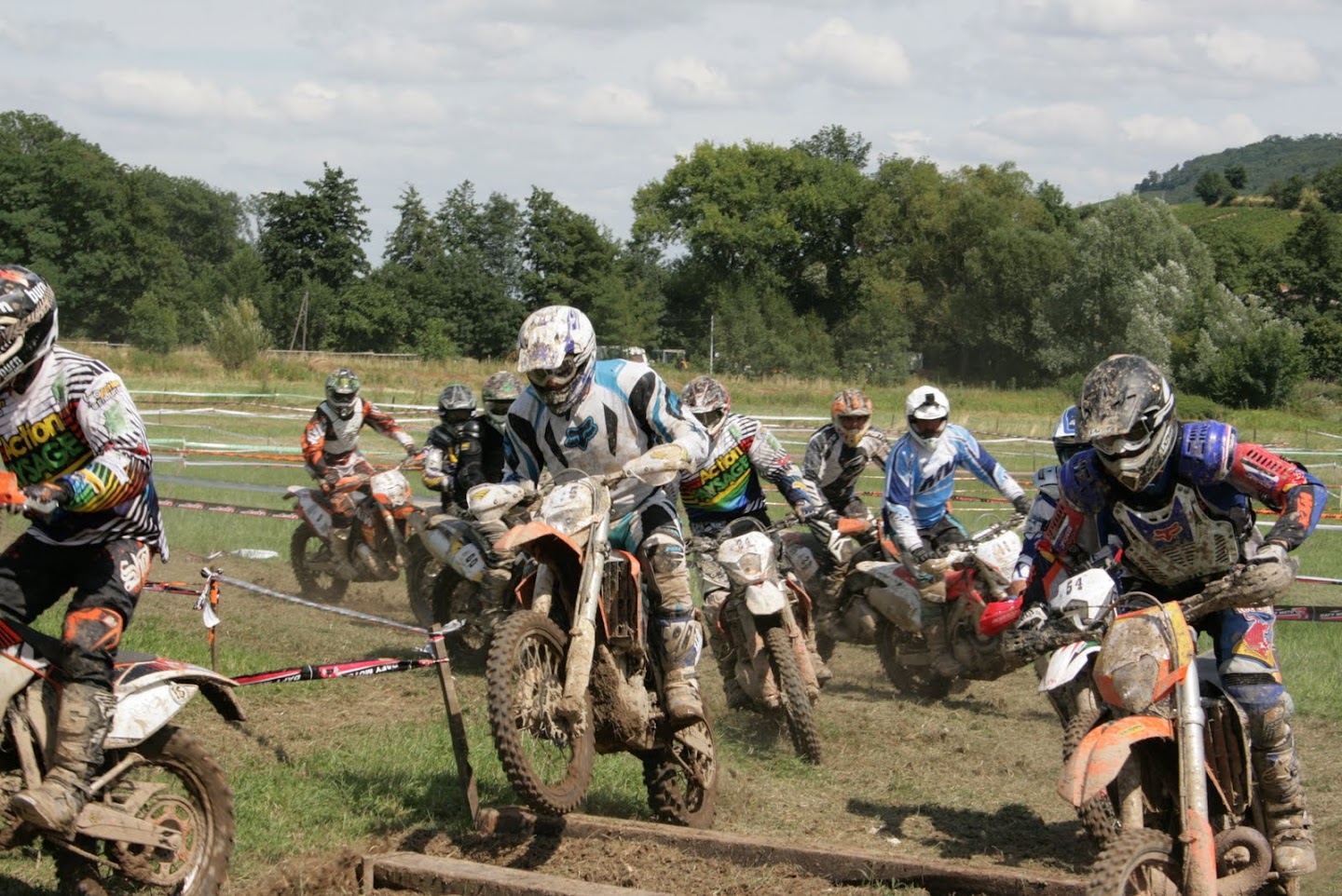 Course sur prairie Quincié en Beaujolais le 31/07 ! 20120729_563