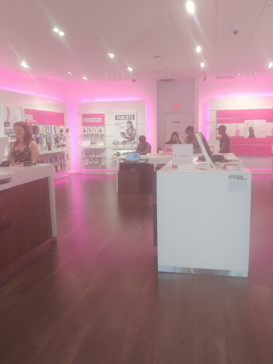 Cell Phone Store «T-Mobile», reviews and photos, 150 S State Rd 434 #1085, Altamonte Springs, FL 32714, USA