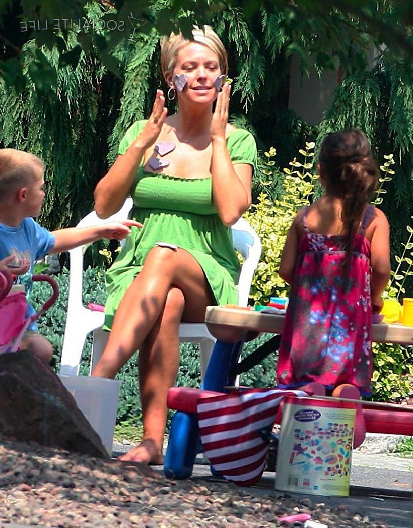 38 of 40.    Back to Photo. Kate Gosselin plays with the kids in the front