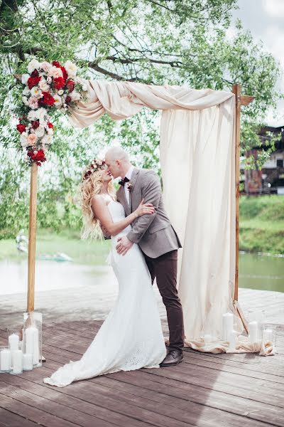 Fotógrafo de casamento Ekaterina Romanova (kateromanova). Foto de 6 de junho 2017