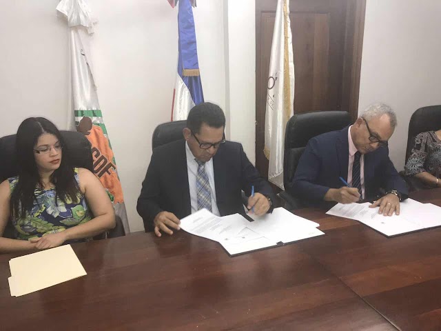 DGDF y FODEARTE firman convenio que busca potenciar el turismo en Montecristi y Pedernales. 