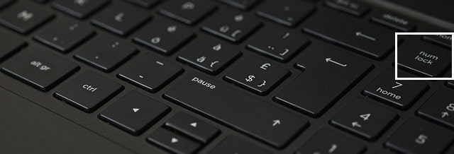 外部キーボードのNumLockをオフにします