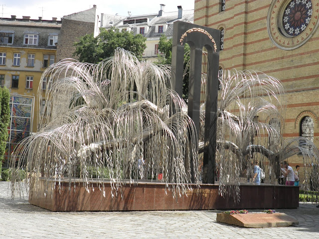 BUDAPEST Y VIENA: UNA SEMANA A ORILLAS DEL DANUBIO - Blogs de Europa - BUDAPEST: UN PASEO POR PEST (8)