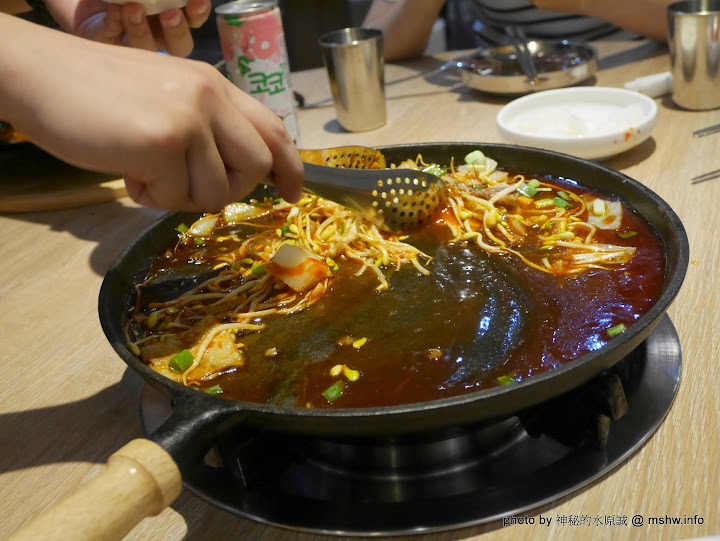 【食記】台中釜山珍妮佛.韓國九層海鮮塔 Pusan Jennifer文心加盟1號店@西屯捷運BRT市政府 : 鮮味滿滿!仙女下凡有看頭? 區域 午餐 台中市 捷運美食MRT&BRT 新聞與政治 晚餐 海鮮 火鍋/鍋物 西屯區 試吃試用業配文 鐵板料理 韓式 飲食/食記/吃吃喝喝 