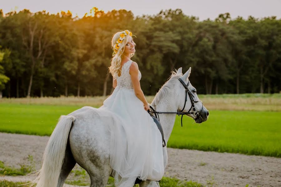 Fotógrafo de casamento Marcin Sobieraj (marcinsobieraj). Foto de 10 de março 2020