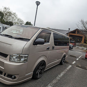 ハイエースバン TRH200V