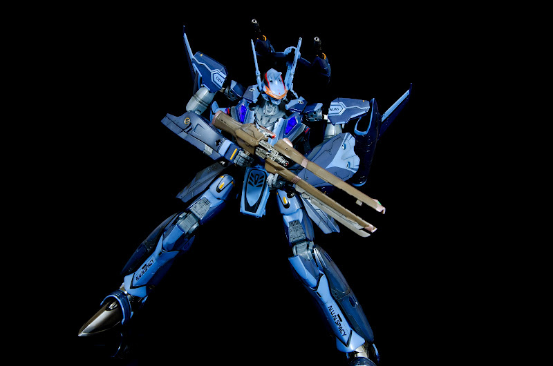 YF-29B_Rod_Battroid_05.jpg