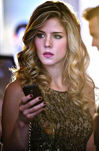 Emily Bett Rickards Awesome Profile Pics