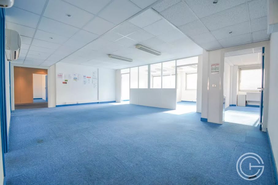 Location  locaux professionnels 17 pièces 400 m² à Nice (06000), 7 200 €