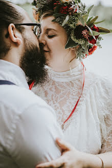 Jurufoto perkahwinan Szabolcs Locsmándi (thelovereporters). Foto pada 14 November 2020