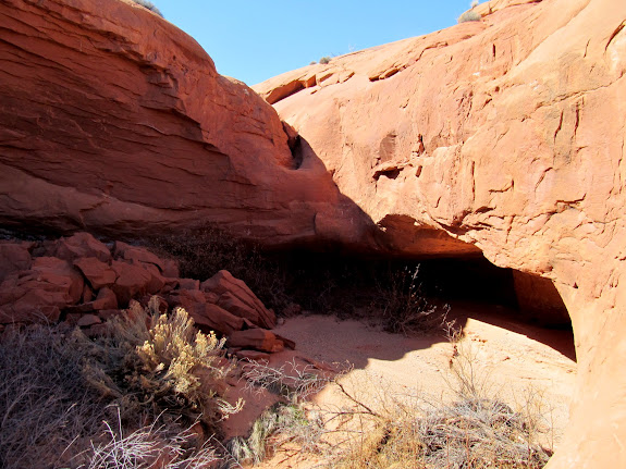 Alcove in a short side canyon