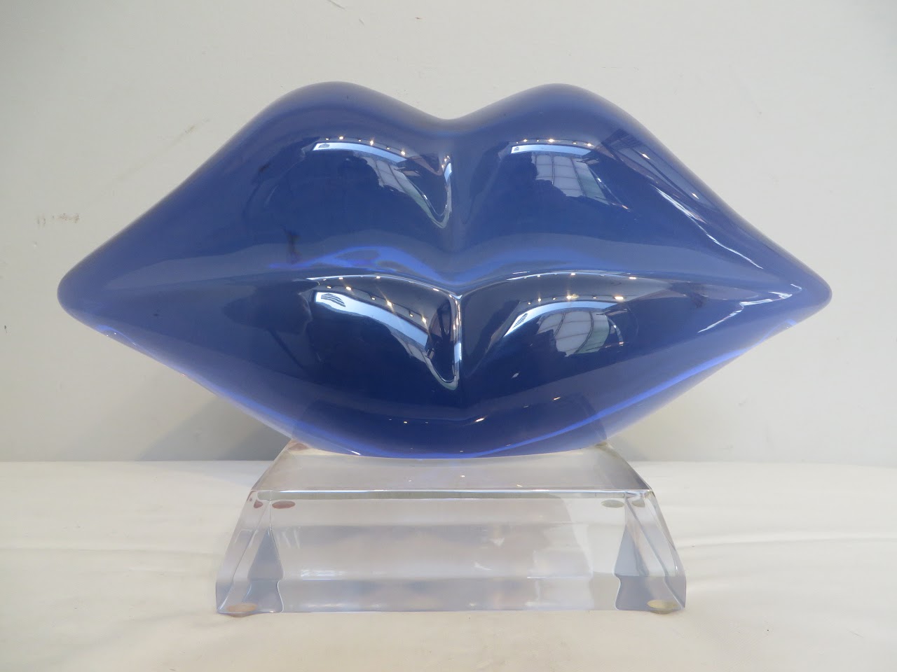 Maison24 Acrylic Lips Sculpture