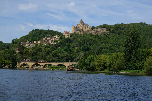 5. Beynac-et-Cazenac. La Roque Gageac. Jardines de Marqueyssac. - De viaje por Francia: diarios, viajes y excursiones en coche. (18)