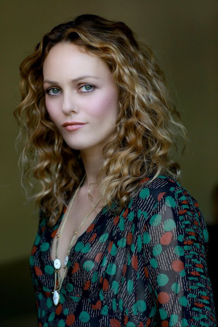 Vanessa Paradis Dp Profile Pics