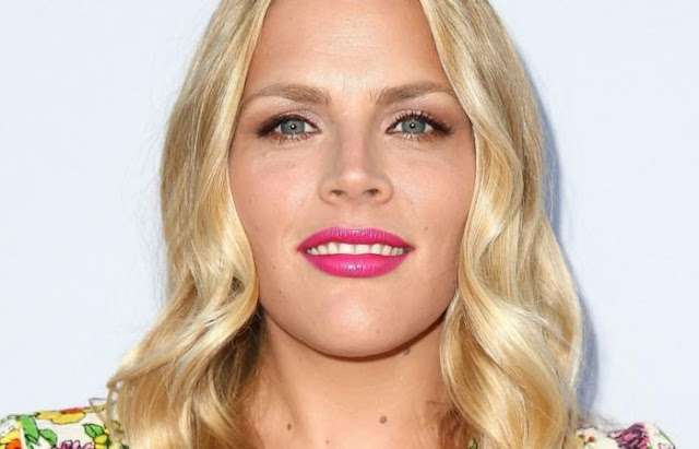 Busy Philipps Awesome Profile Pics