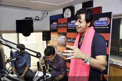 Salim Merchant gets into his element during 'Musical-E-Azam' event, held in Mumbai on January 28, 2013. (Pic: Viral Bhayani)