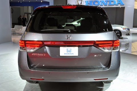 2016 Honda Odyssey Hybrid Release http://carphotocollectionsforyou.blogspot.com/2016/05/2016-honda-odyssey-hybrid-release.html