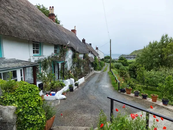 Thatched cottages at Porthoustock