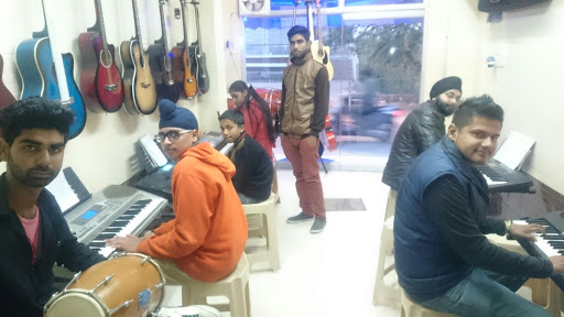 Vishal Music Hub, Shankar Nagar, Near Fatehgarh Chungi, Opp. Nakha Wala Bagh, Hoshiarpur, Punjab 146001, India, Musical_Instrument_Shop, state PB