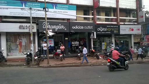 Wrangler, Railway Station Rd, Pump Junction, Periyar Nagar, Kochi, Kerala 683101, India, Jacket_Store, state KL