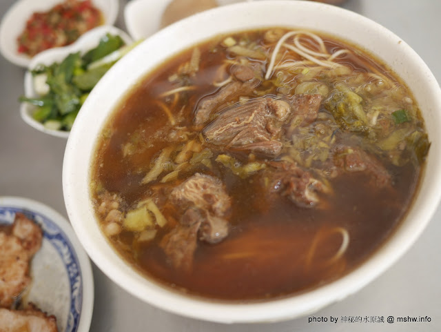 【食記】台中上海未名麵點.酸辣湯@中區舊市府&民權郵局-捷運BRT台中車站 : 超過一甲子歷史的上海味無名麵攤? 口感中上, 酸梅湯也好喝呢!! 上海菜 中區 中式 區域 午餐 台中市 台式 捷運美食MRT&BRT 早餐 牛肉麵 豬排 飲食/食記/吃吃喝喝 麵食類 