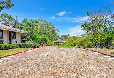 Farmhouse with garden 11