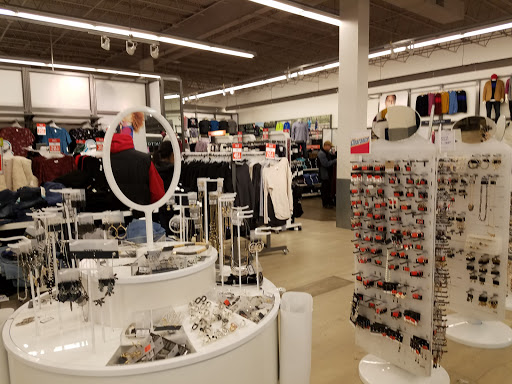 Clothing Store «Old Navy», reviews and photos, 1400 Willowbrook Mall, Wayne, NJ 07470, USA