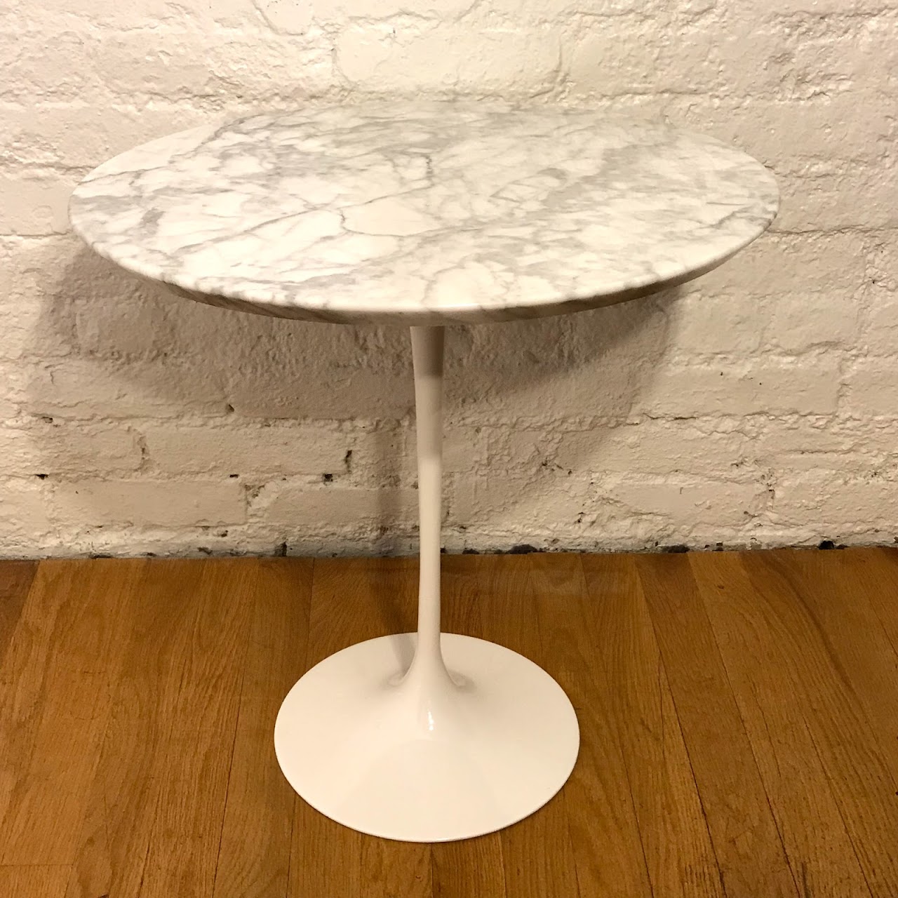 Eero Saarinen STYLE Side  Table