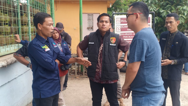 Jelang Lebaran Idul Fitri 1445  Disdagperin Bersama Tim,TPID Melakukan Inspeksi Mendadak (Sidak).