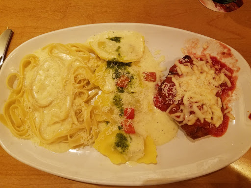 Italian Restaurant «Olive Garden», reviews and photos, 600 Glynn Isle, Brunswick, GA 31525, USA