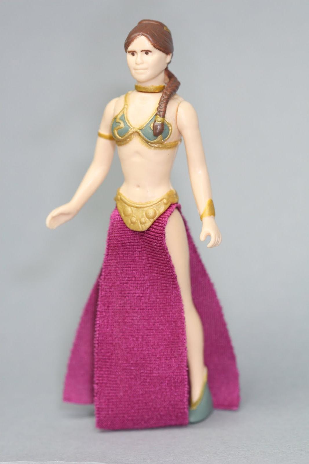 Vintage-style Slave Leia