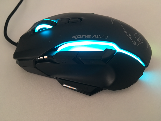 ROCCAT Kone AIMO 마우스의 측면 버튼