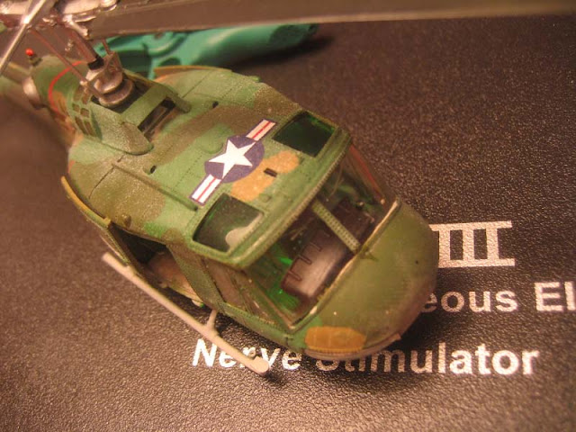 UH-1 F Huey Italeri au 1/72 20110928%252520UH-1%252520F%252520Huey-1