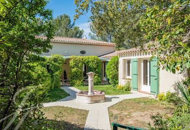 Maison avec piscine et terrasse 7