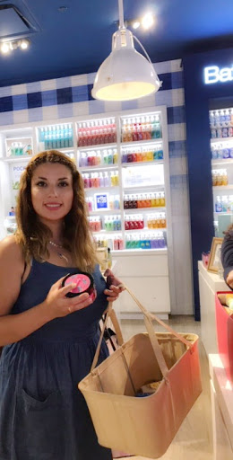 Beauty Supply Store «Bath & Body Works», reviews and photos, 3506 Capital City Mall Dr, Camp Hill, PA 17011, USA