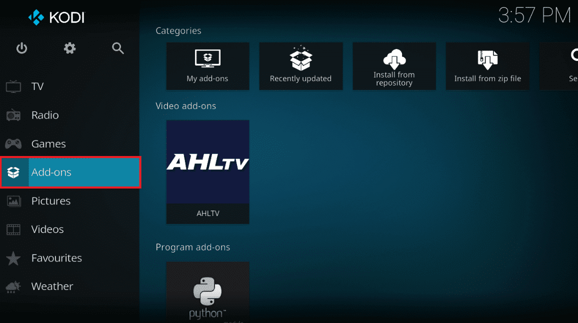 En el panel izquierdo del menú, haga clic en Complementos.  Cómo ver la NFL en Kodi