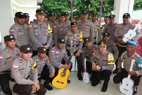 Kapolda Sulawesi Utara Irjen Pol Setyo Budiyanto saat berkunjung ke Poltes Talaud. (Foto istimewa)