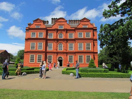 17051020 May 27 Front of Kew Palace