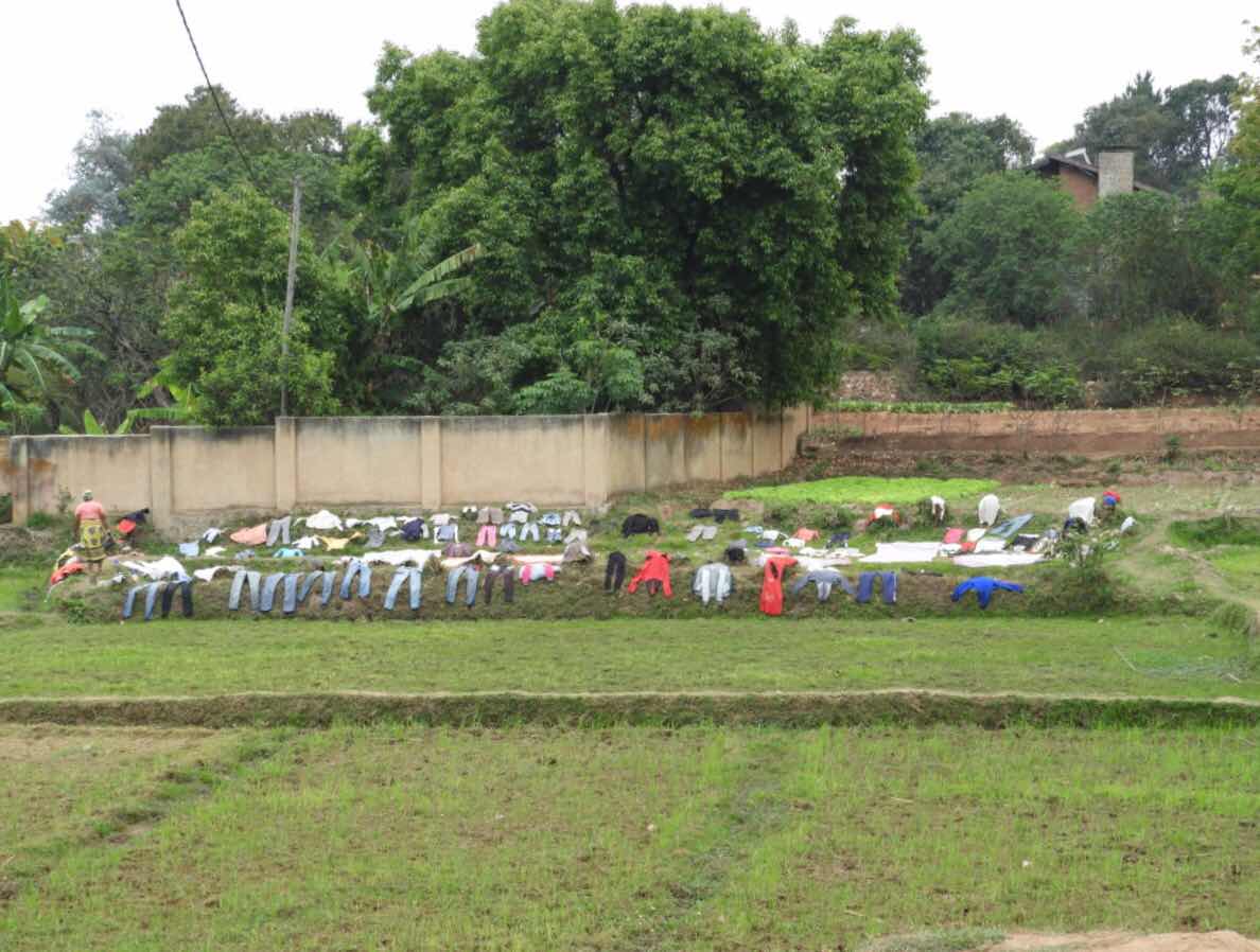 Drying clothes in Tana