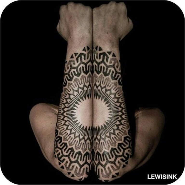 conectando-se_intrincados_msndalas_antebraço_tatuagens conectando-se_intrincados_msndalas_antebraço_tatuagens