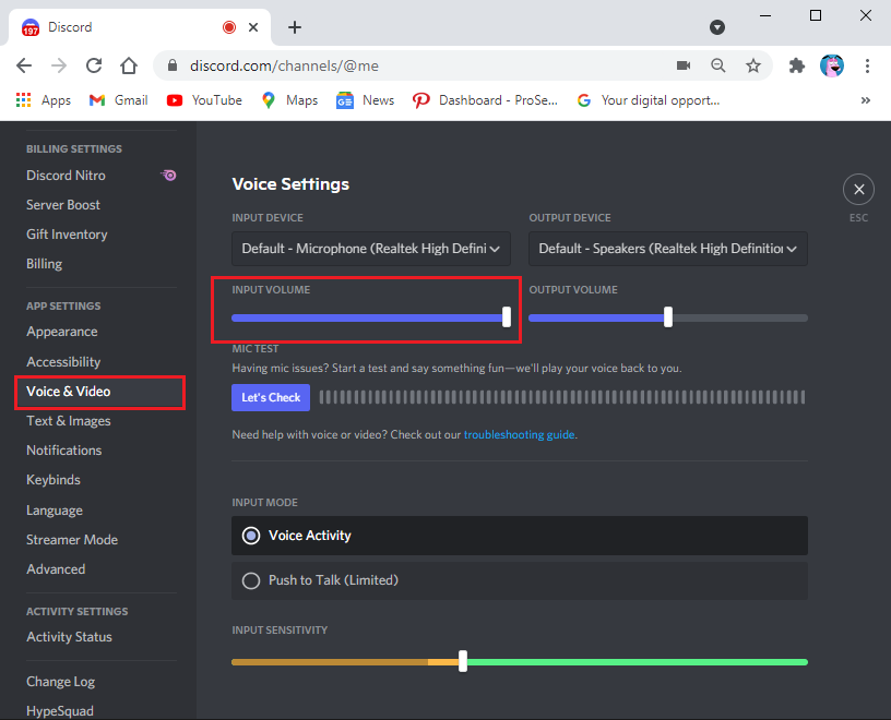 En Configuración de voz, arrastre el control deslizante de volumen de entrada a un valor alto