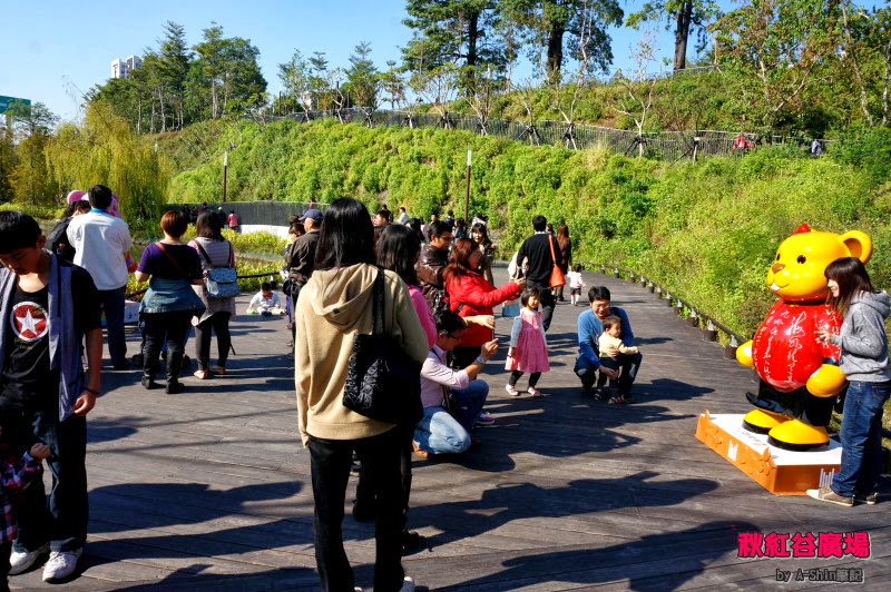 秋紅谷生態公園(白天版)-台中市新興地標景點，景色不錯，約會地點請參考秋紅谷。