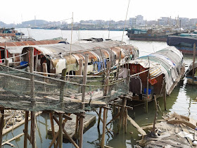 boat homes in Yangjiang